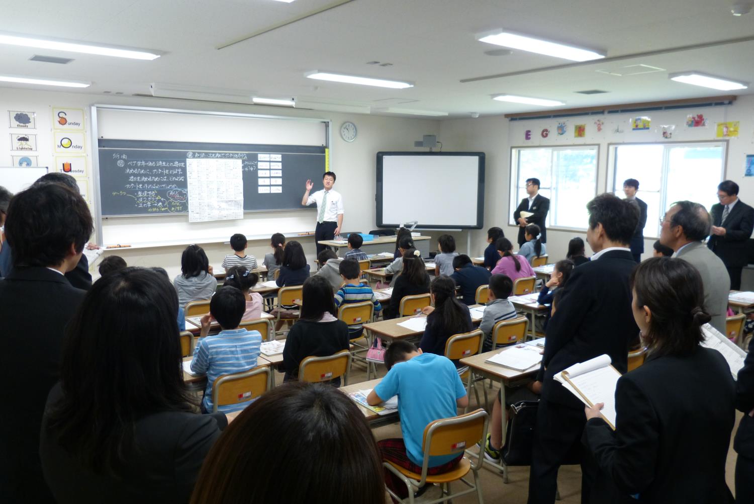 附属旭川小、教育研究大会（三村教諭）