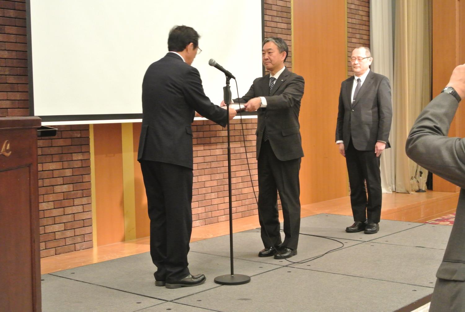 日教弘道支部推薦書交付式