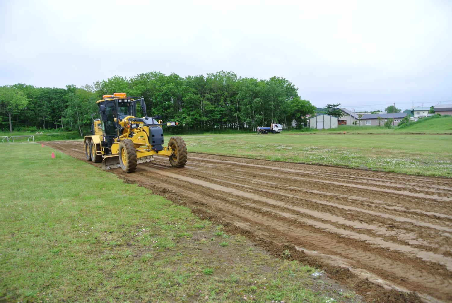 豊富小・豊成建設グランド整備