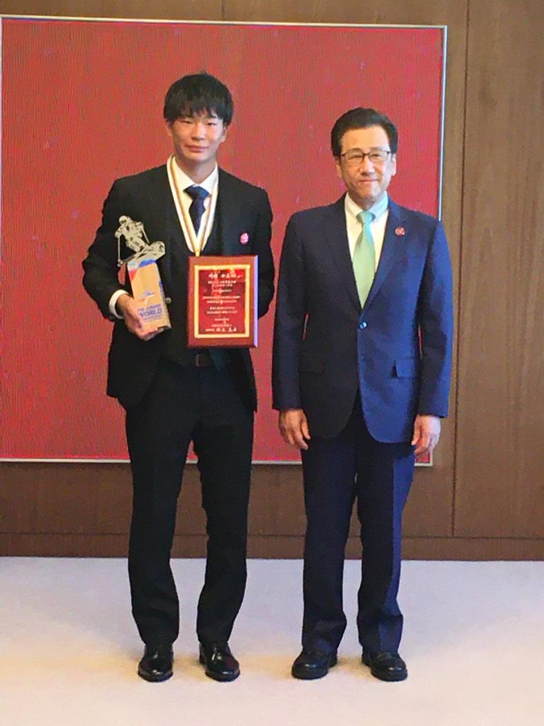 フリースタイル・ジュニア世界選手権表敬訪問