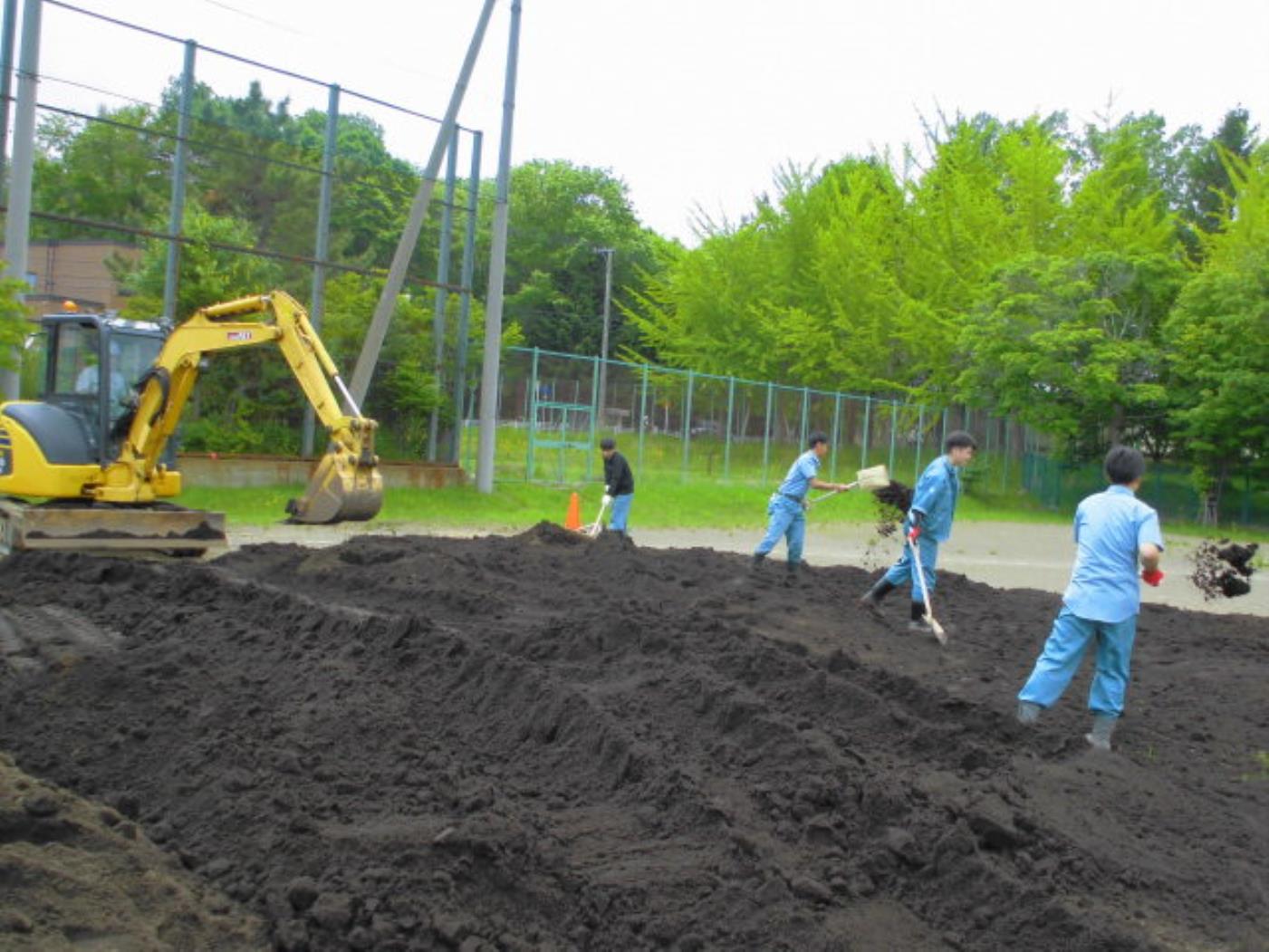 青葉中グラウンド整備
