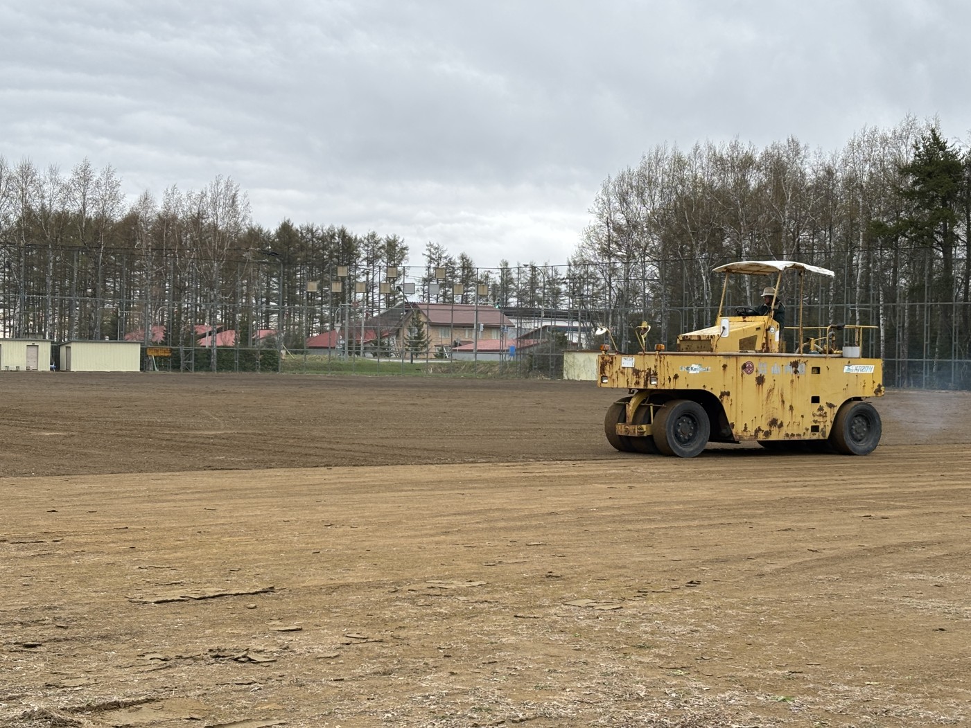 山内組・村内４施設でグラウンド整備