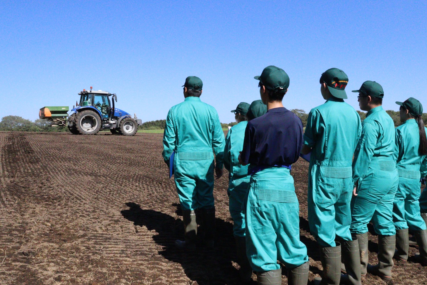 中標津農業高２５年度草地更新授業①